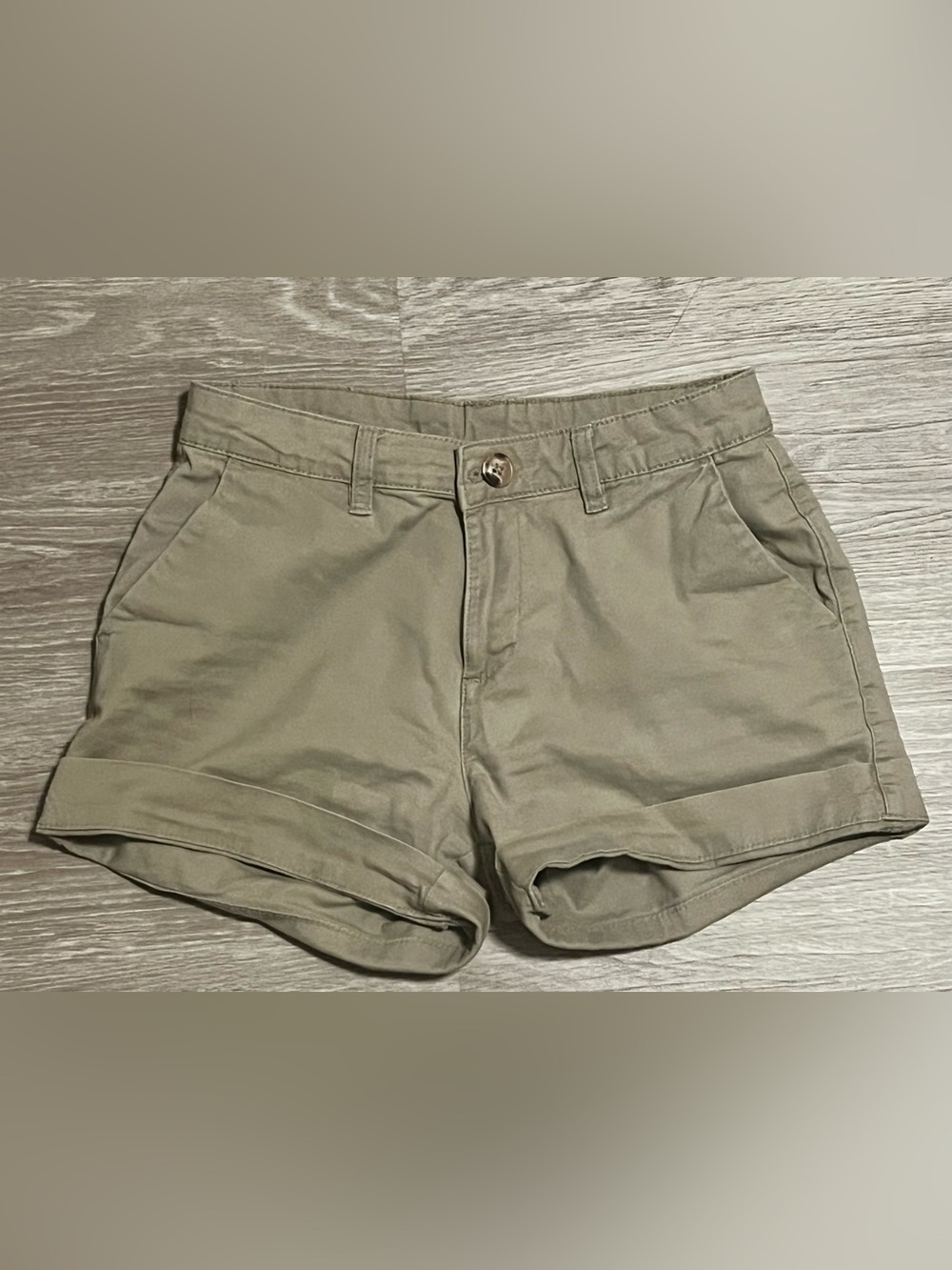 Mid rise khaki shorts
